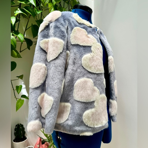 Dear Drew by Drew Barrymore - Grey/Lilac Faux Fur Hearts Jacket - Size L - Picture 2 of 7